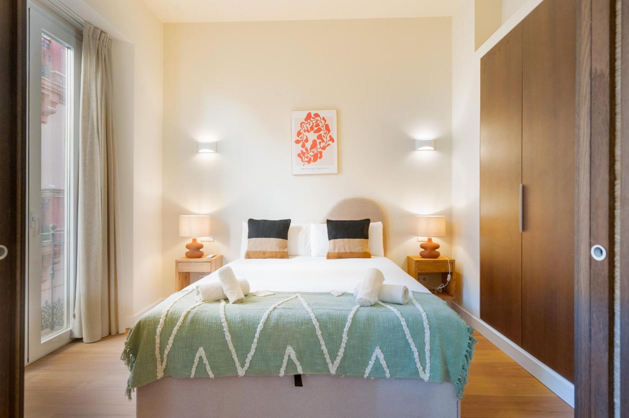 New And Design - Shared Rooftop Solarium - Alameda Apartment