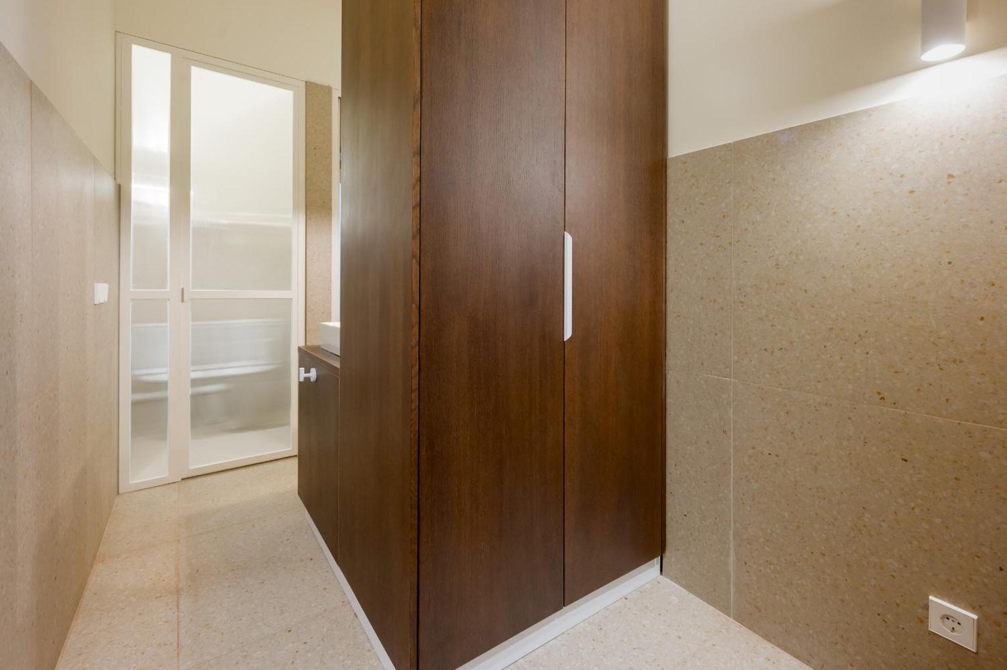 New And Design - Shared Rooftop Solarium - Alameda Apartment *